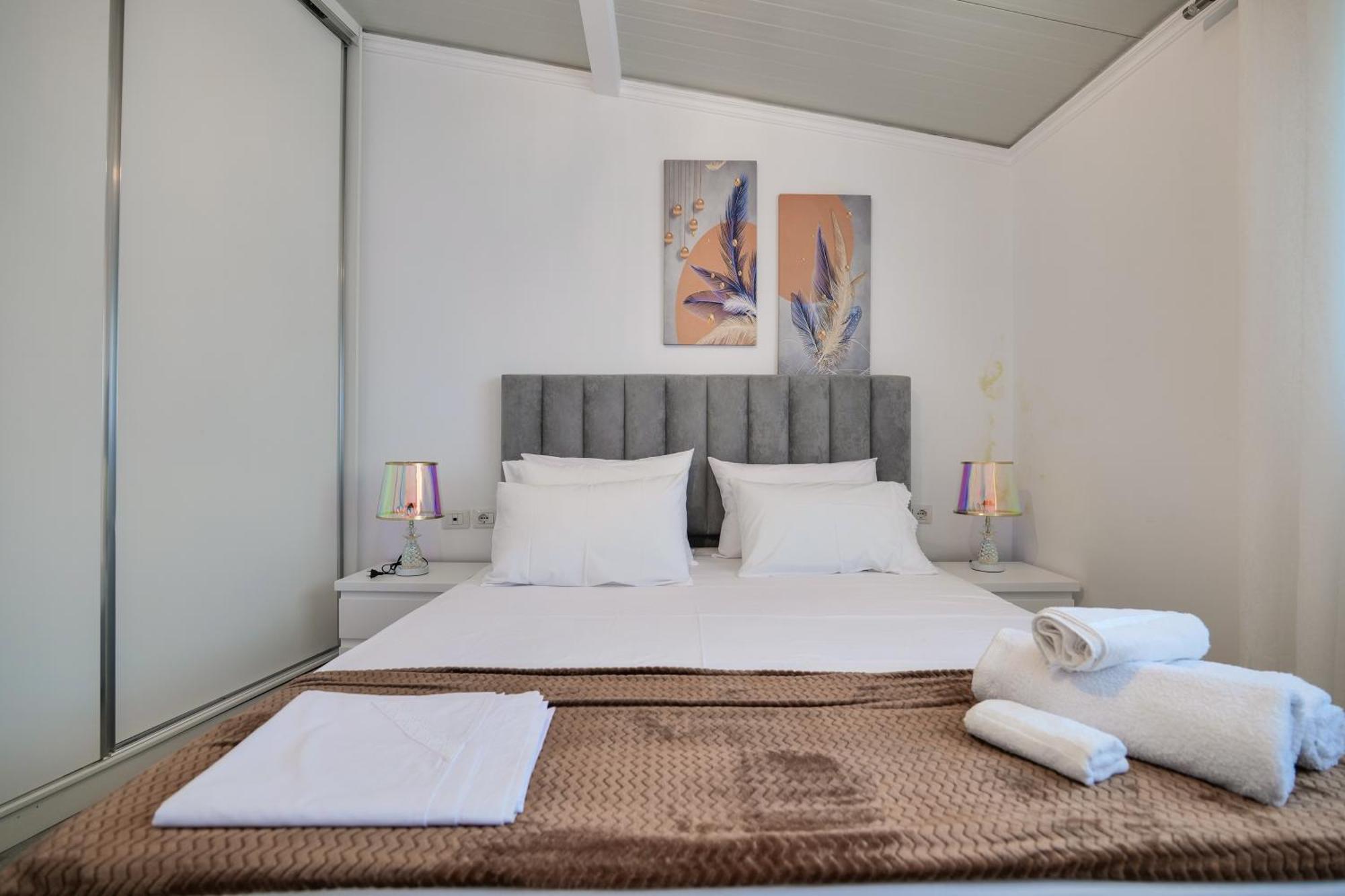 Coastal Dwell * Saranda