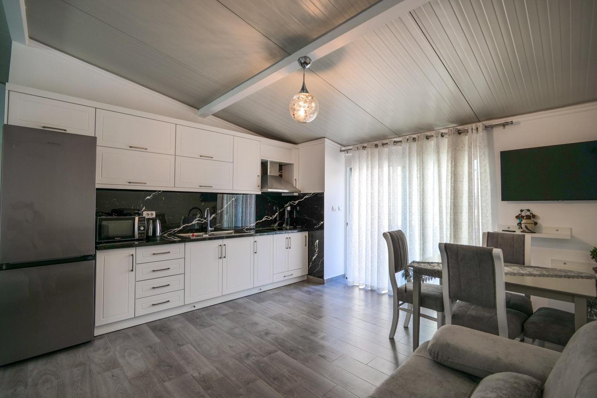 Coastal Dwell