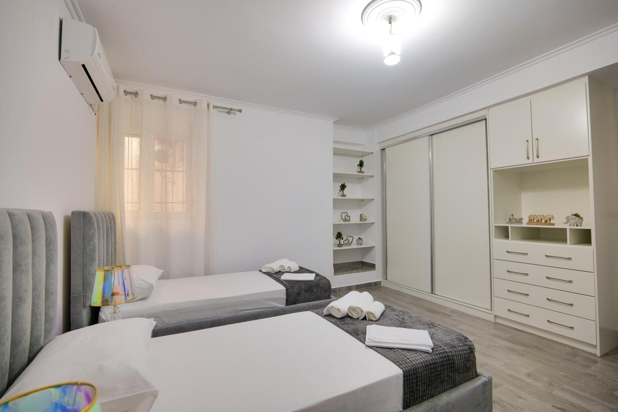 Coastal Dwell Apartament *