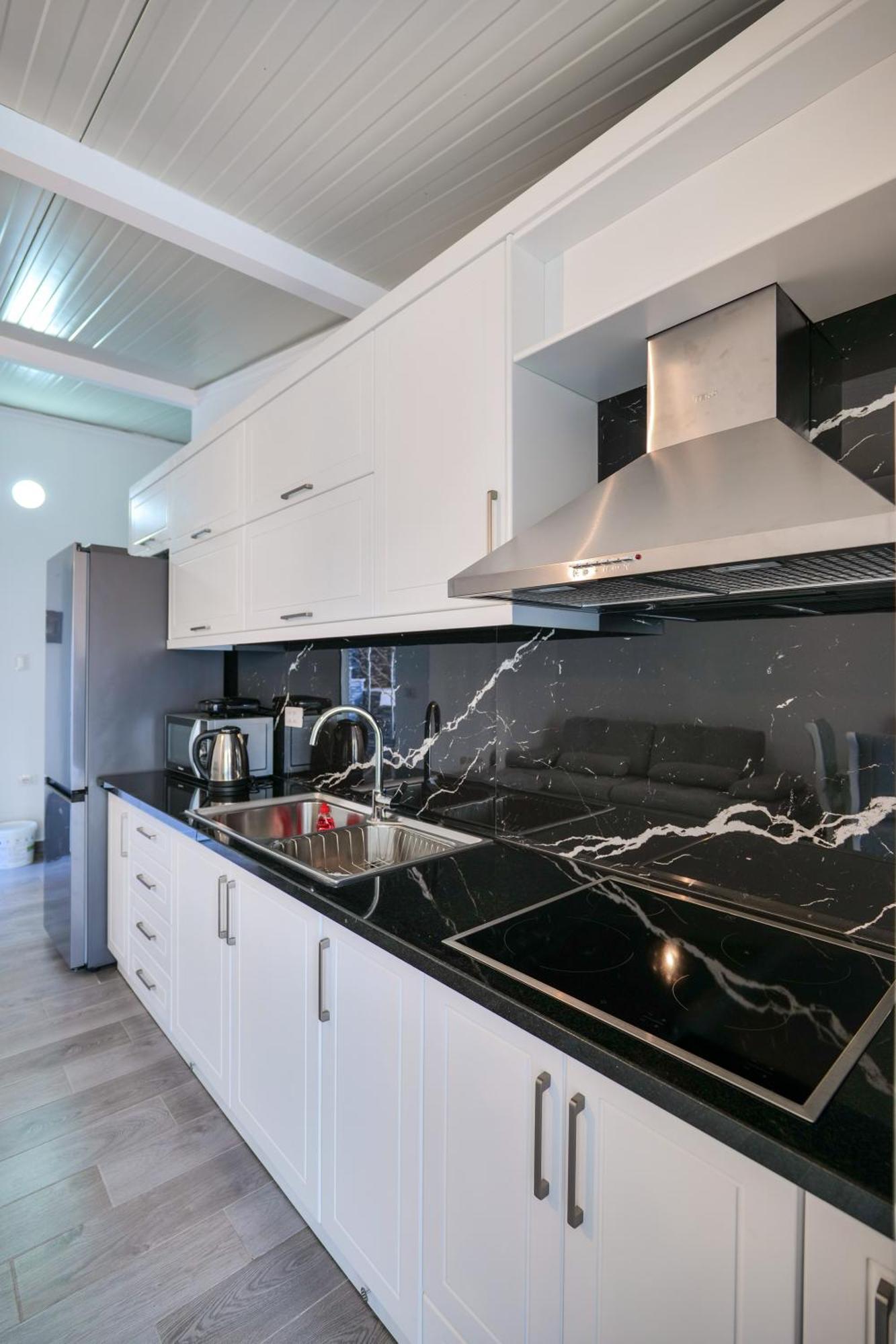 Coastal Dwell * Saranda