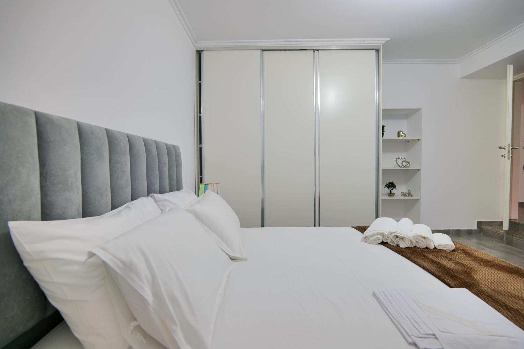 Coastal Dwell * Saranda