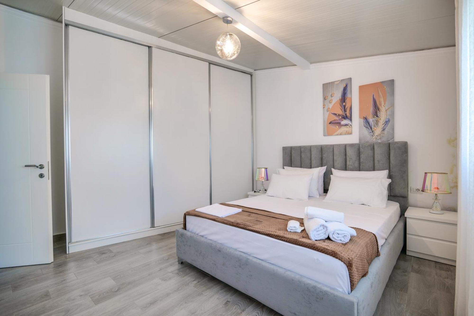 Coastal Dwell * Saranda